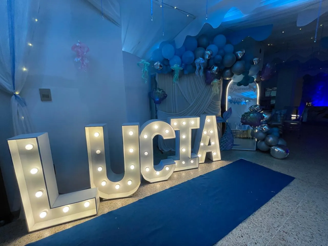 Mobiliario y más: Letras gigantes iluminadas