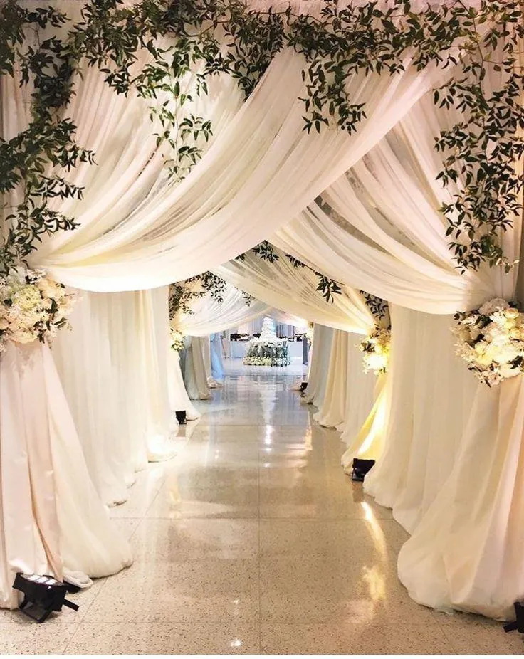 Matrimonios: Pasillo de telas blancas